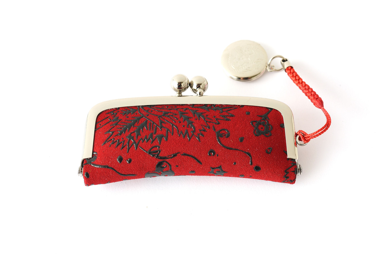 【 清朝木彫 】　巻物を見せる唐人　鑑賞ケース付き 桐箱付き 梨地 松蒔絵 筆入れ 書状箱 簪入れ 小箱 小物入れ 漆塗り